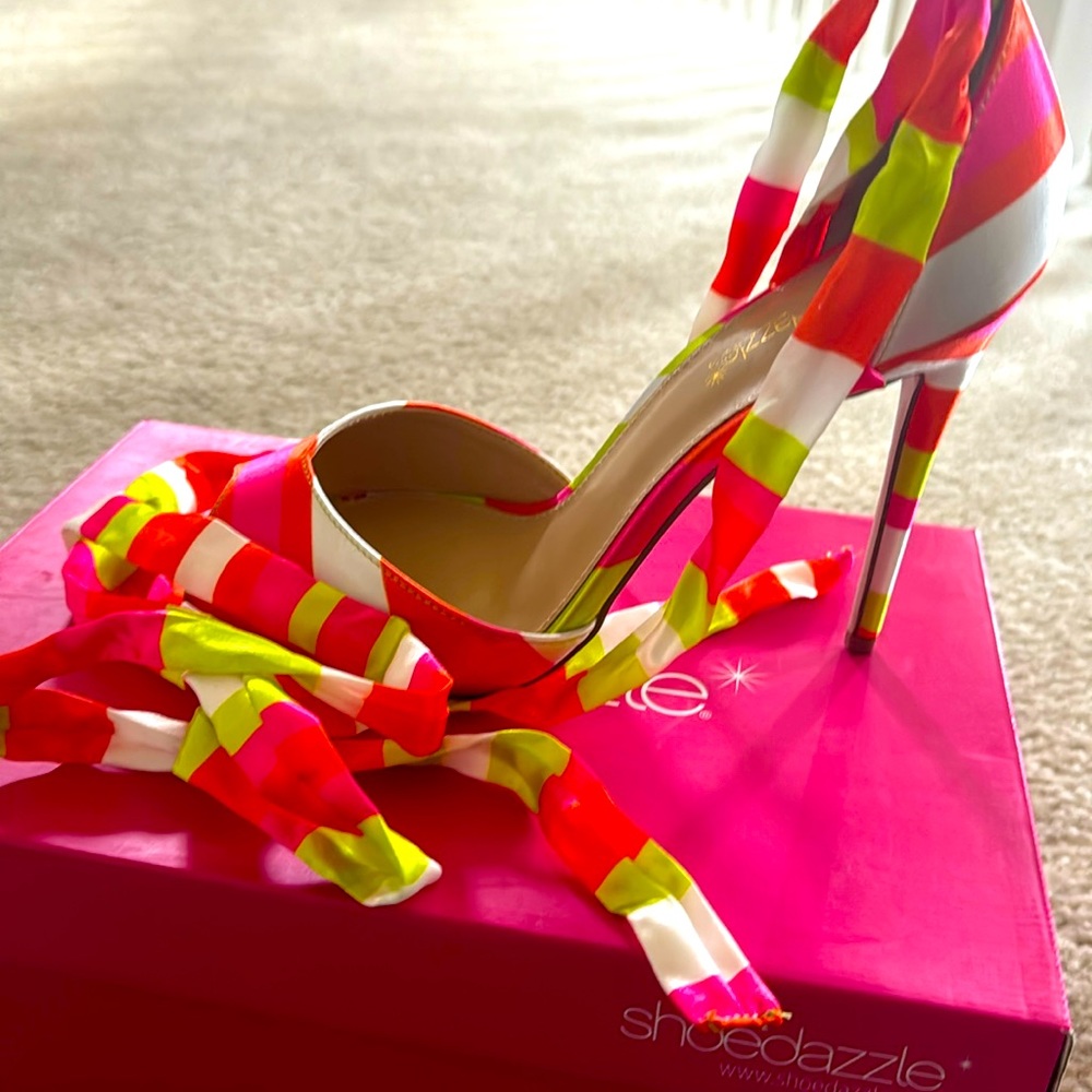 Wrap around the ankle heel